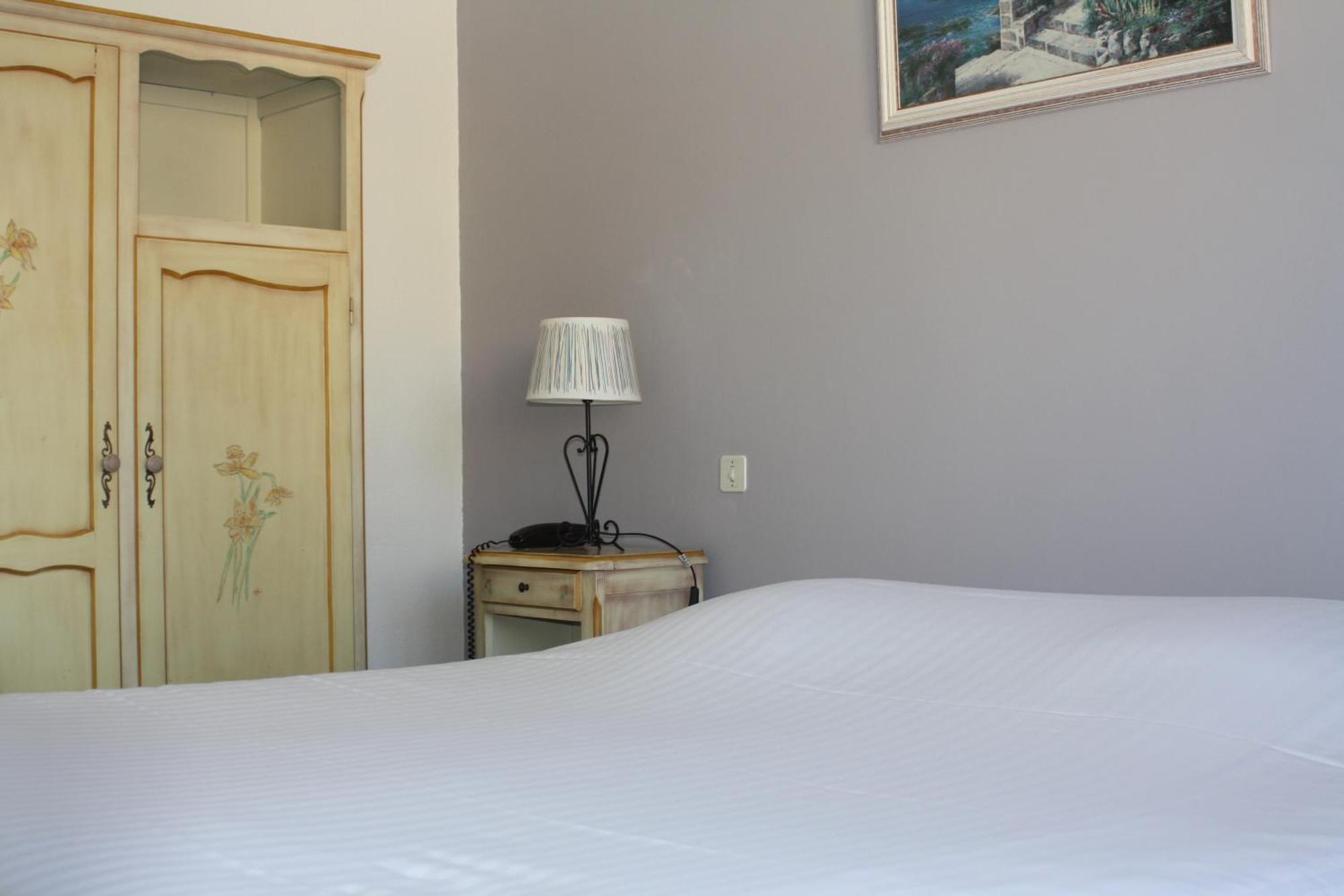 Logis Hotel Du Midi Salon-de-Provence Eksteriør billede