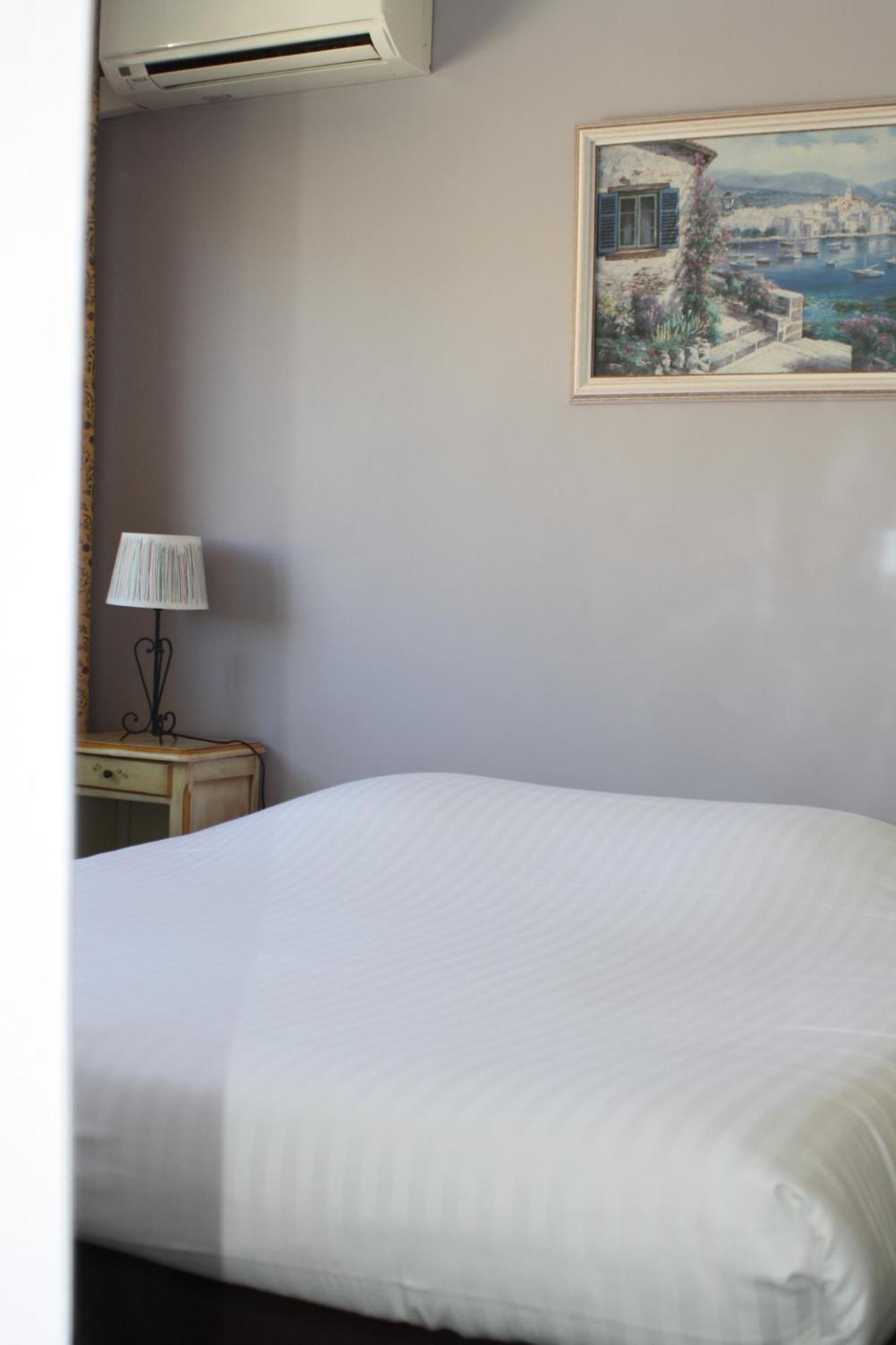 Logis Hotel Du Midi Salon-de-Provence Eksteriør billede