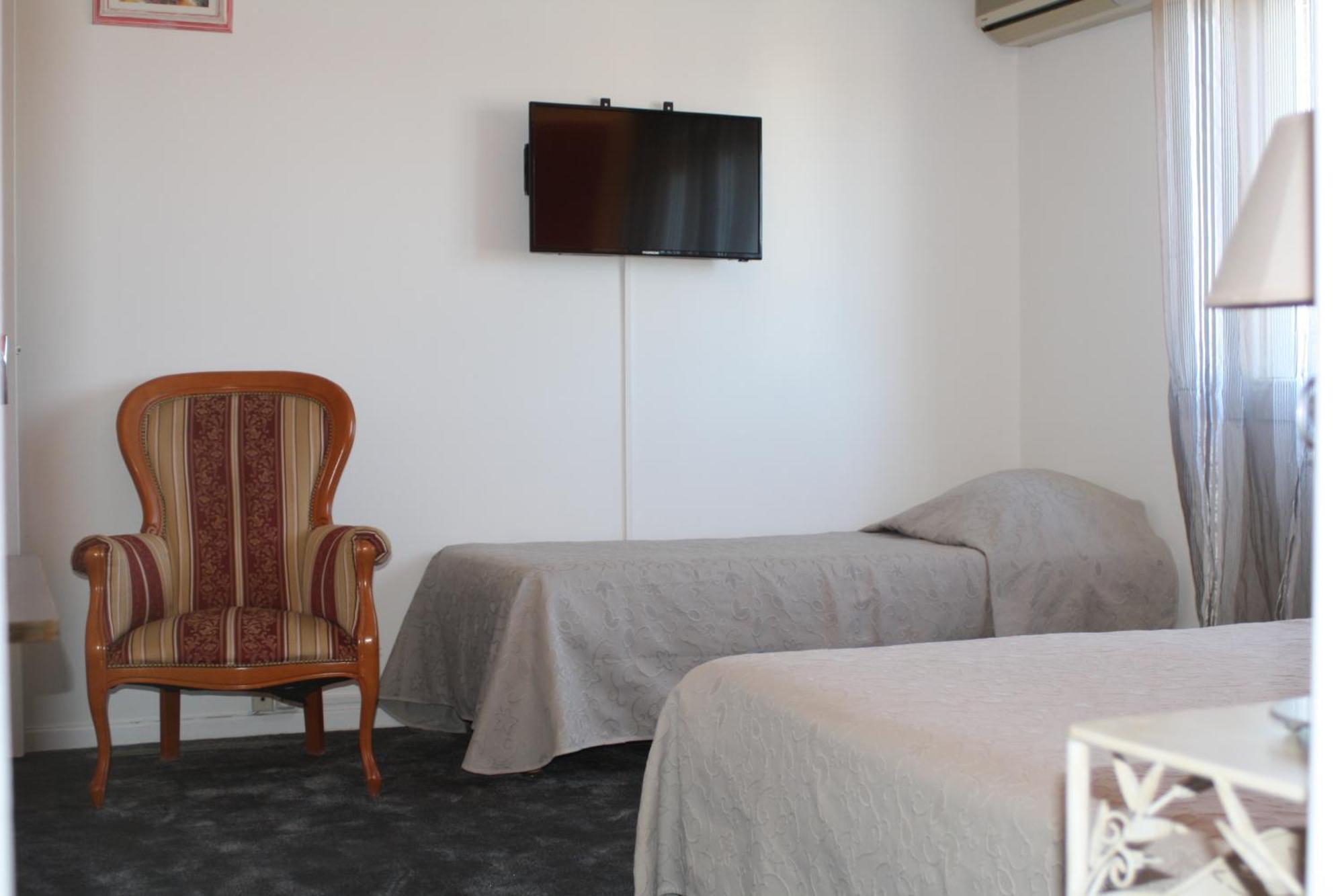 Logis Hotel Du Midi Salon-de-Provence Eksteriør billede