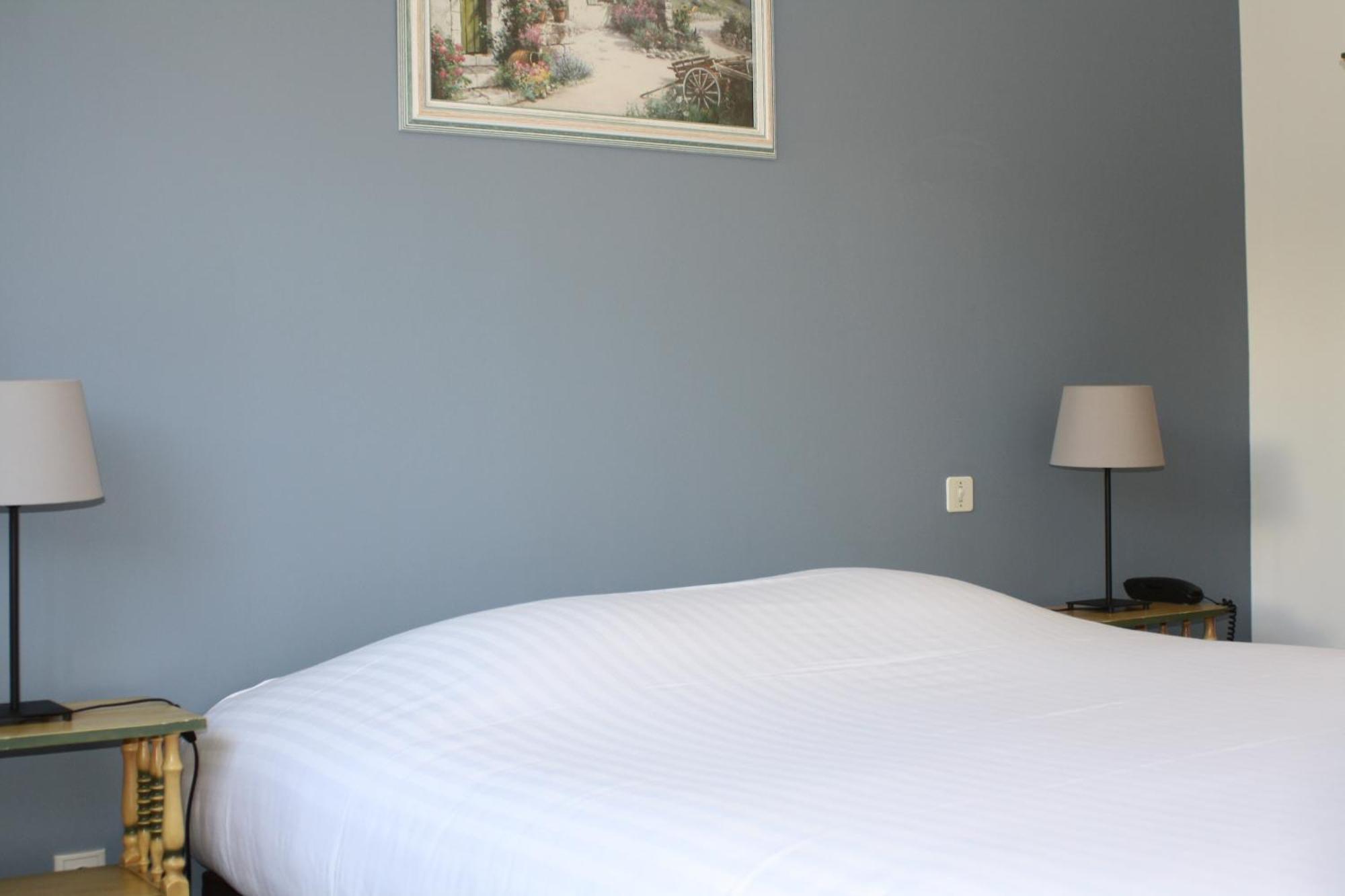 Logis Hotel Du Midi Salon-de-Provence Eksteriør billede
