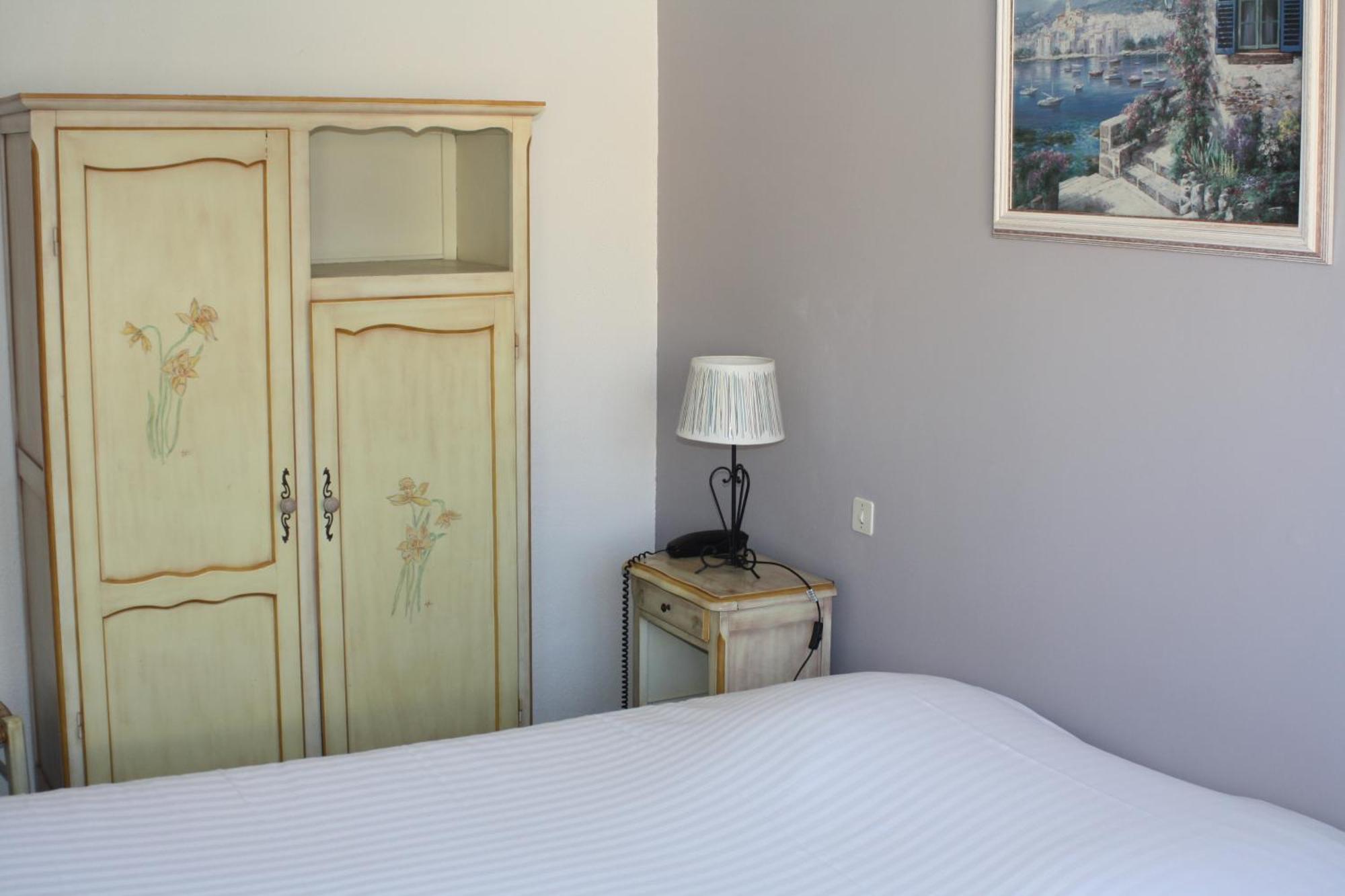 Logis Hotel Du Midi Salon-de-Provence Eksteriør billede