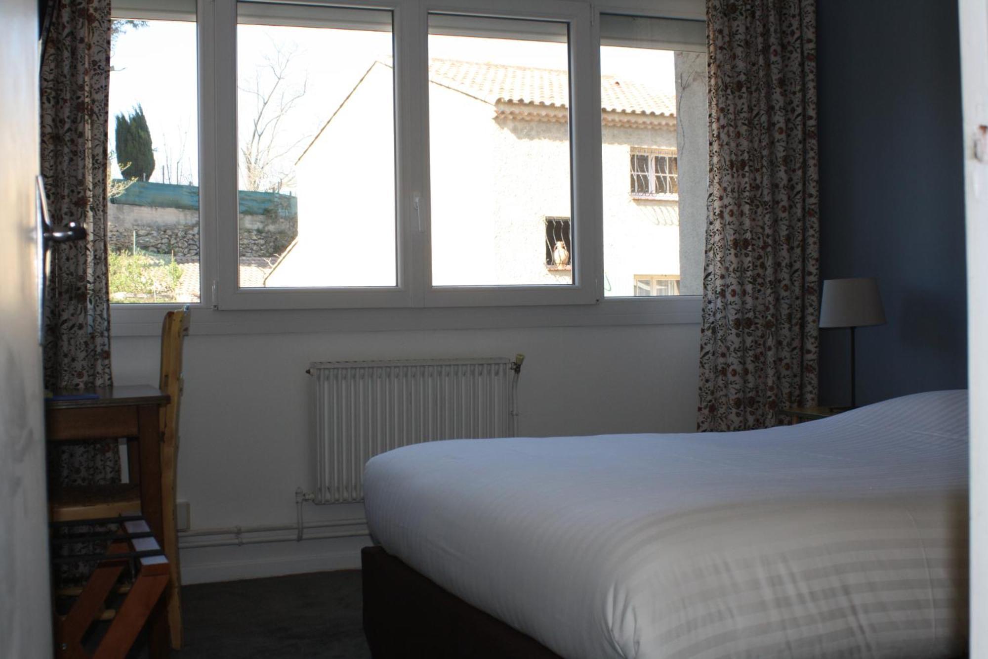 Logis Hotel Du Midi Salon-de-Provence Eksteriør billede