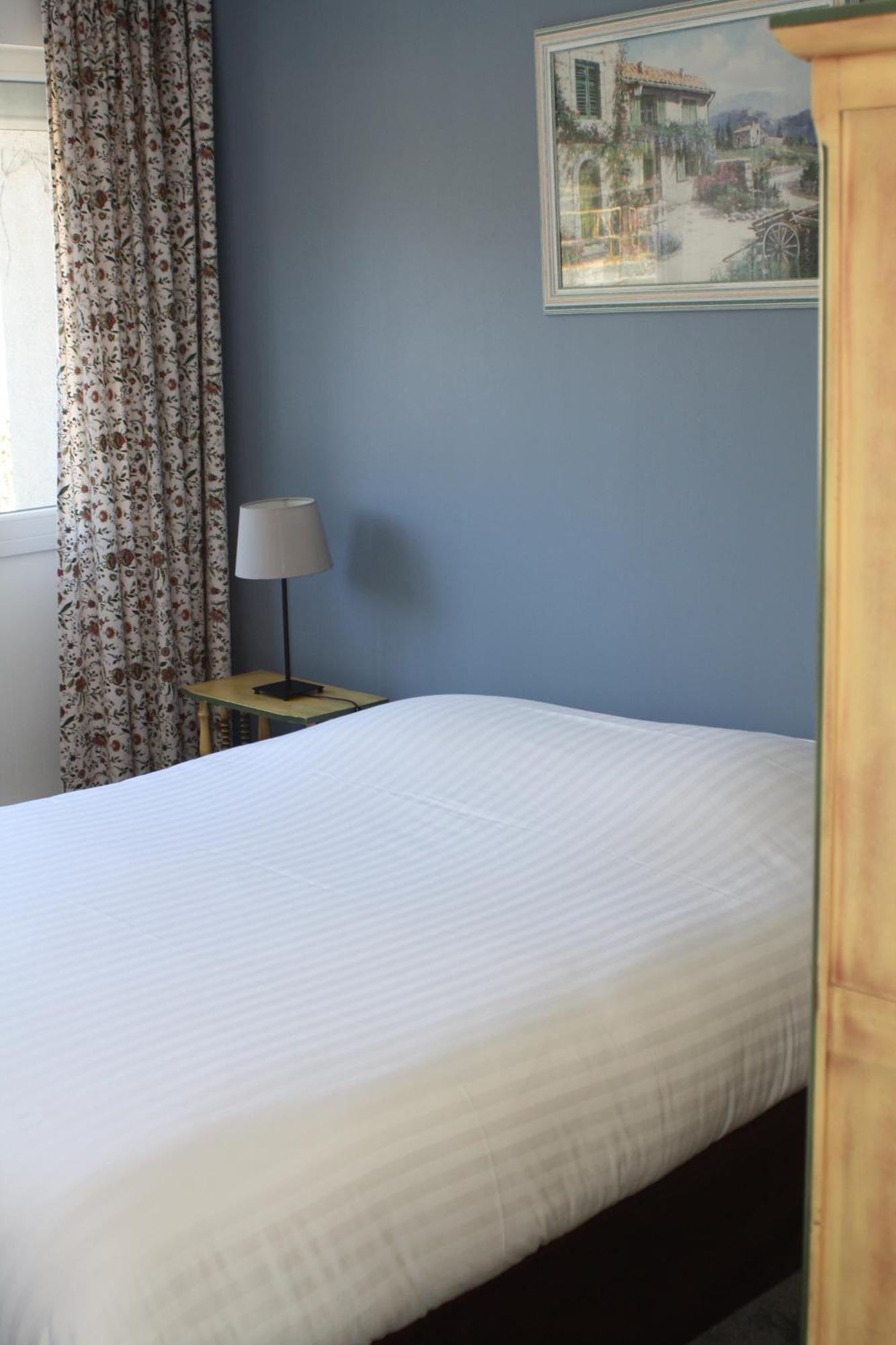 Logis Hotel Du Midi Salon-de-Provence Eksteriør billede