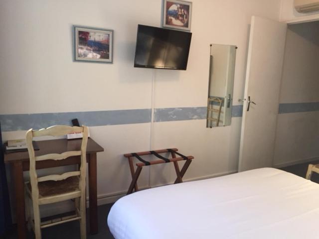 Logis Hotel Du Midi Salon-de-Provence Eksteriør billede