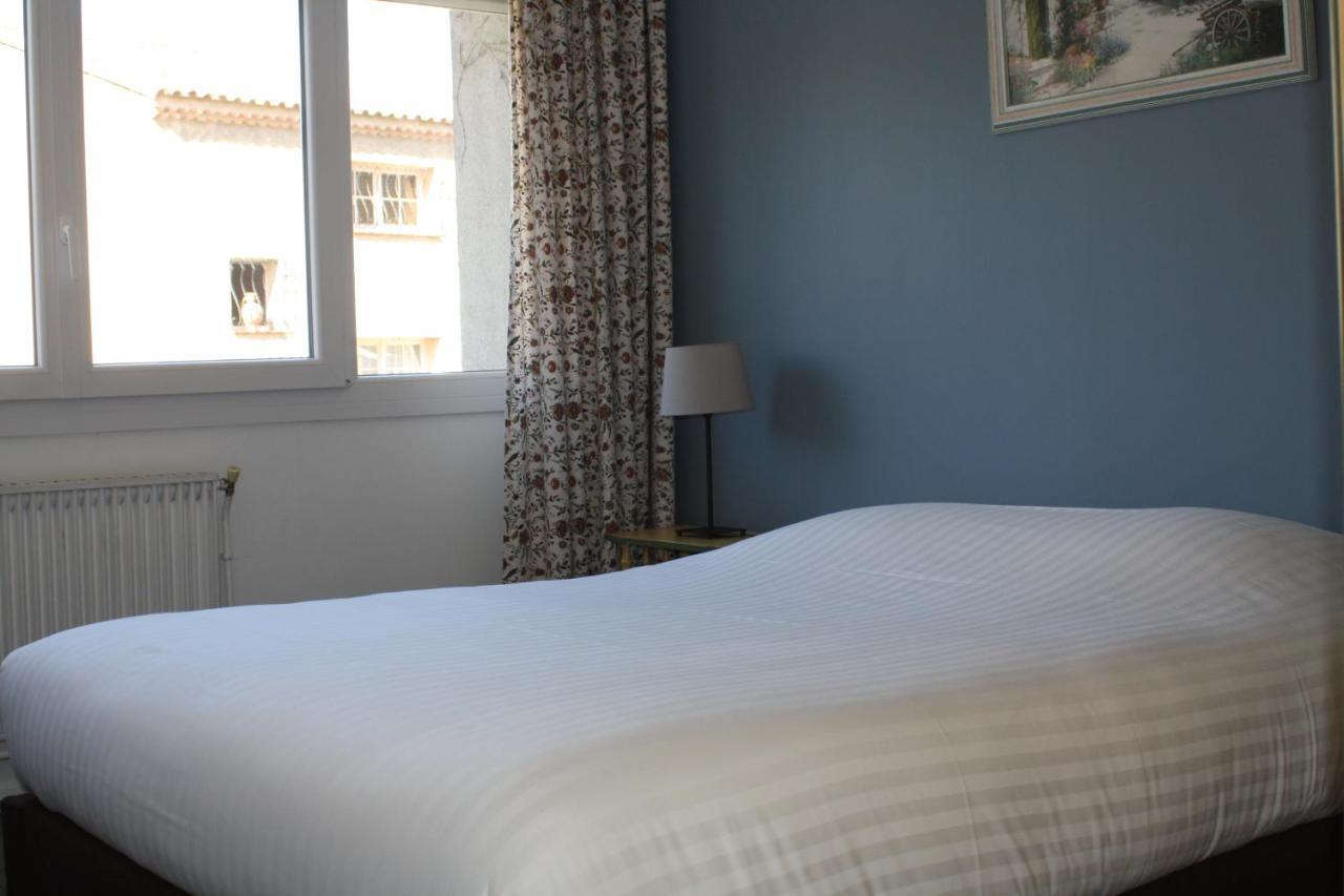 Logis Hotel Du Midi Salon-de-Provence Eksteriør billede