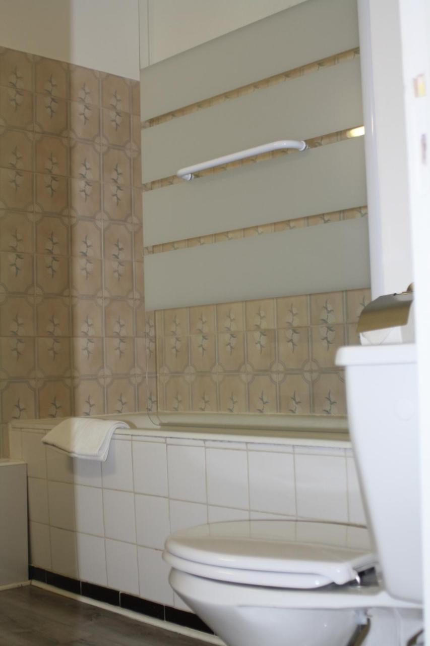 Logis Hotel Du Midi Salon-de-Provence Eksteriør billede